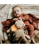 Moonie Organic Humming Bear Friend with Lamp - Sand Natur