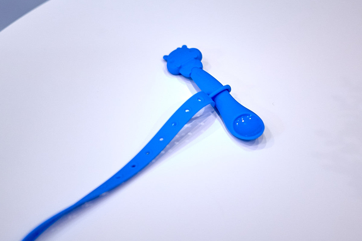 Marcus & Marcus - Silicone Flip N'Strap Pacifier Holder - Blue - Laadlee
