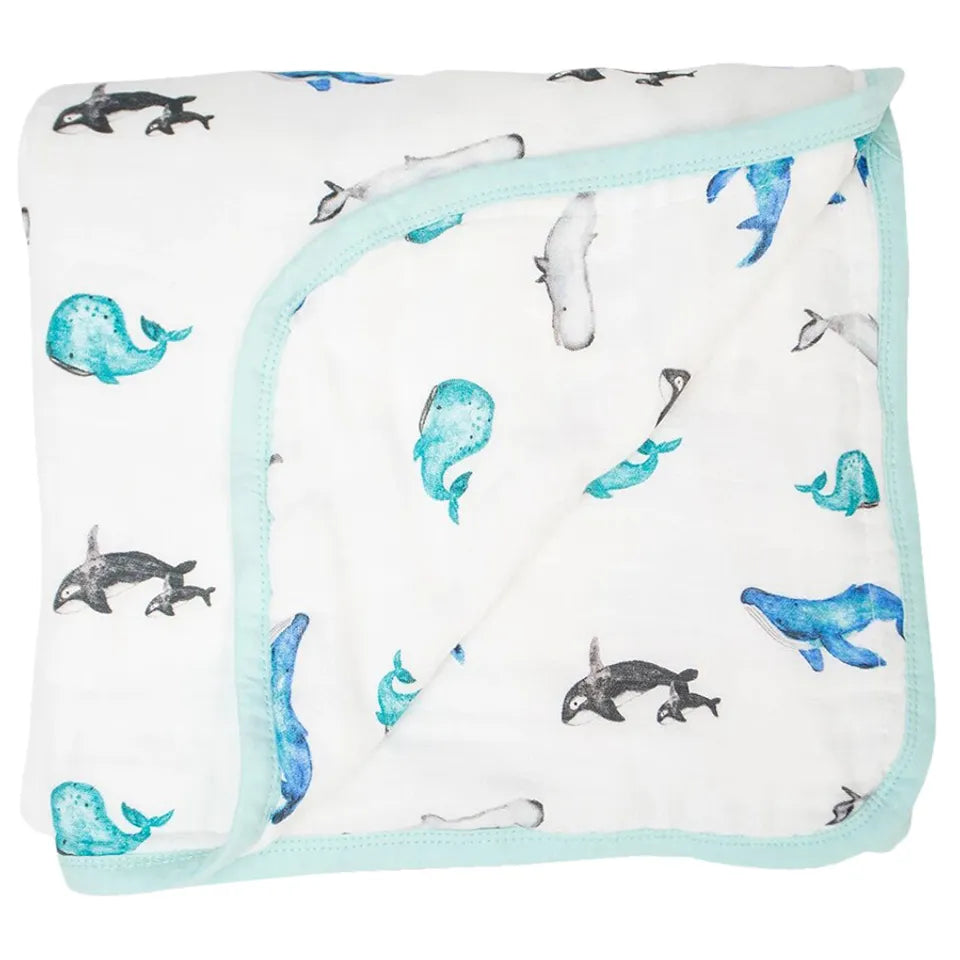 Lulujo Bamboo Crib Quilt - Whales - Laadlee