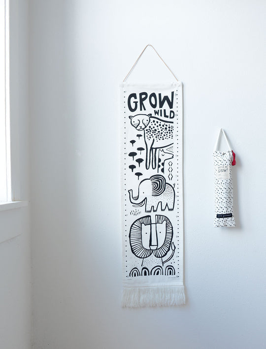 Wee Gallery - Canvas Growth Charts - Farm Yard - Laadlee