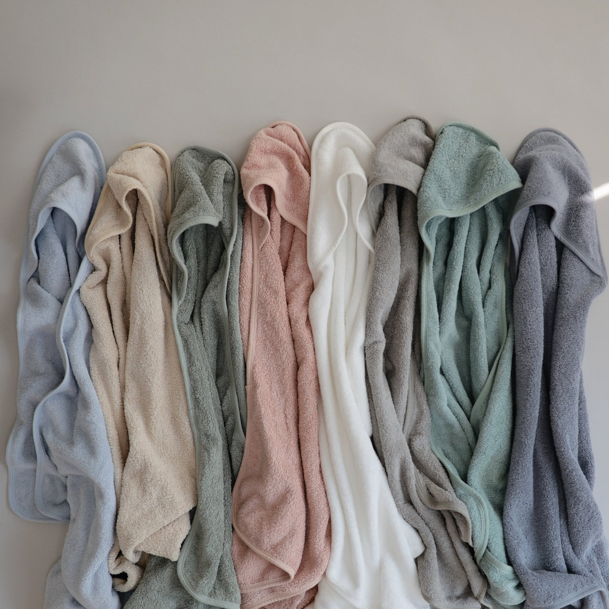 Mushie Hooded Towel Fog - Laadlee