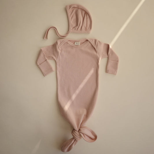 Mushie Ribbed Baby Bonnet Blush - Laadlee