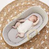 The little Green Sheep Organic Knitted Moses Basket & Mattress - Dove