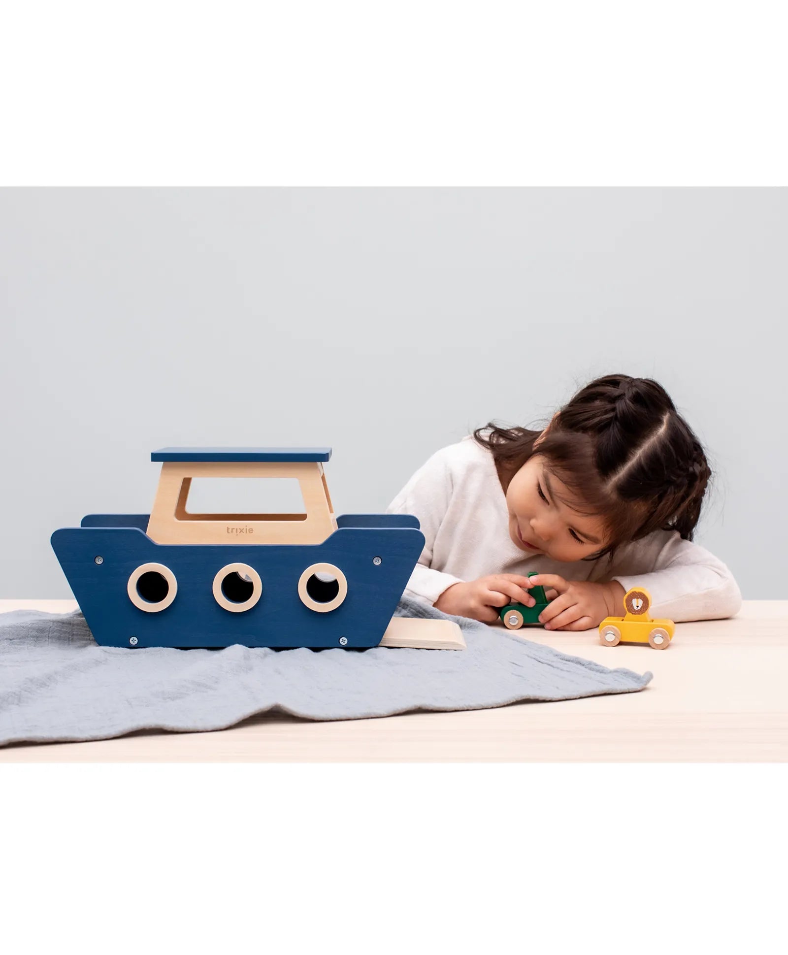 Trixie Wooden Ferry Boat - Laadlee