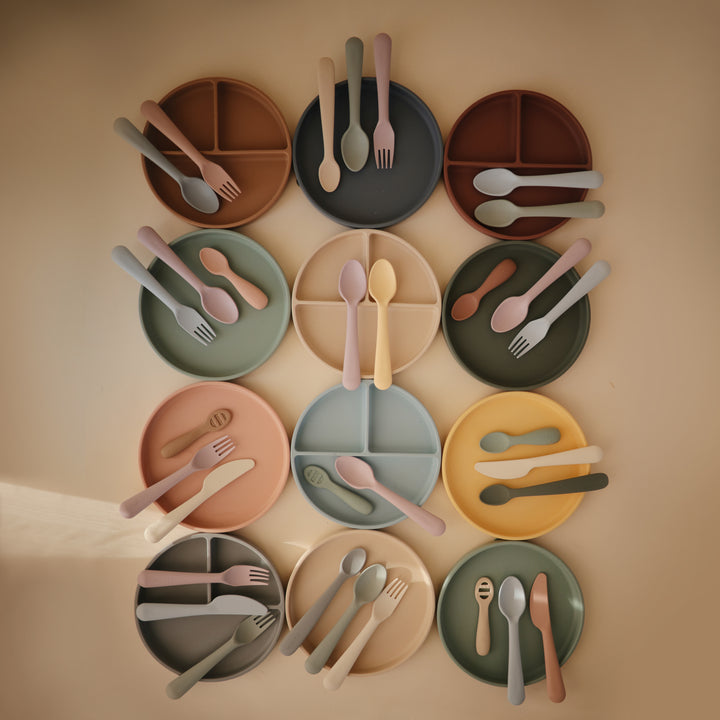 Mushie Classic Silicone Suction Plate Dried Thyme - Laadlee