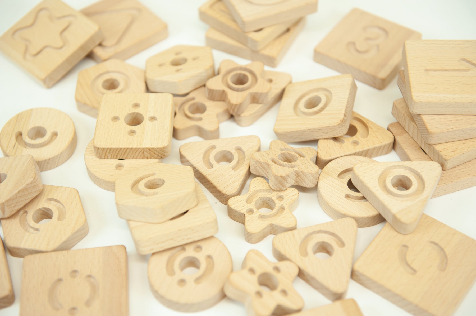 andreu-toys-sensory-geo-string-shapes-6