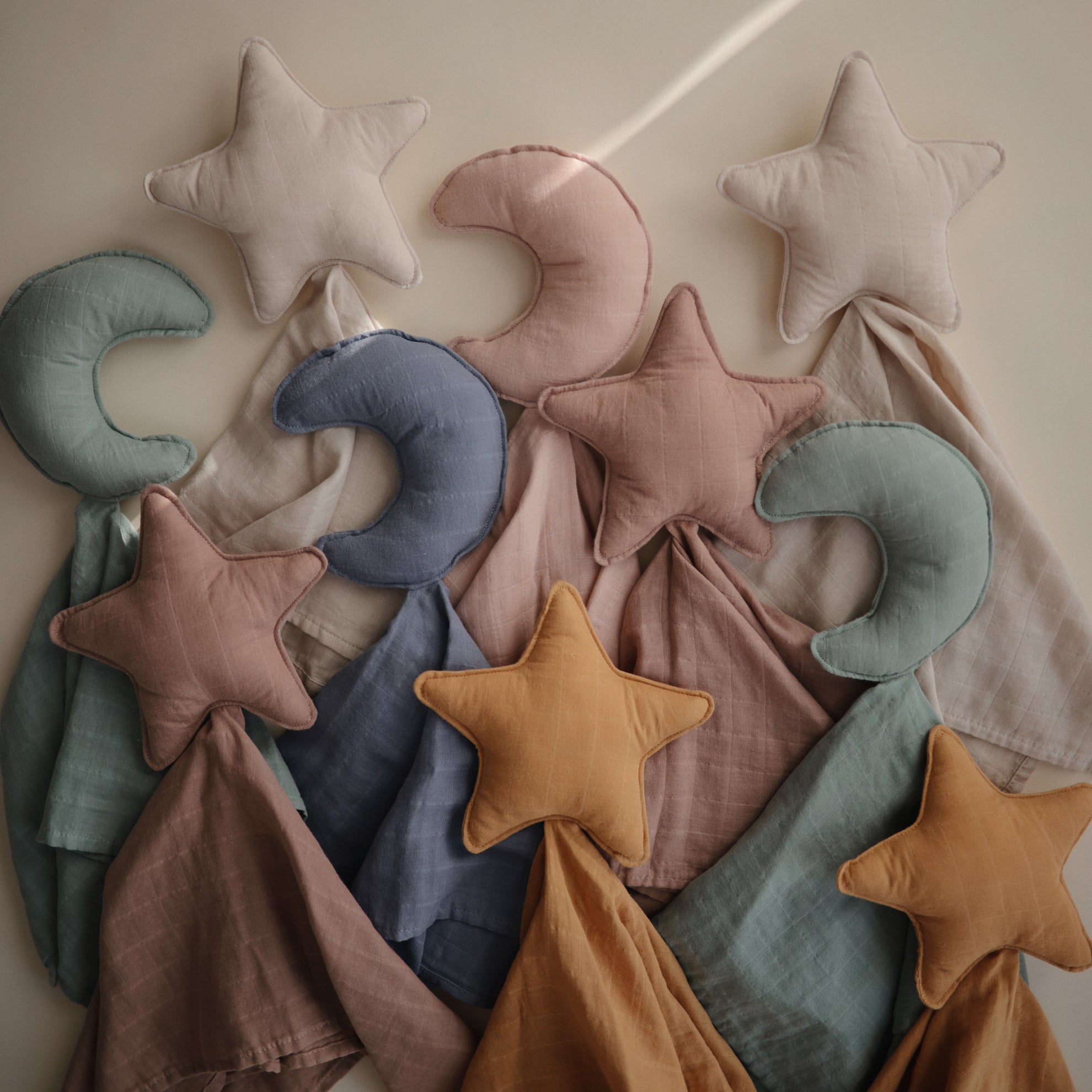 Mushie Lovey Blanket Moon Blush - Laadlee