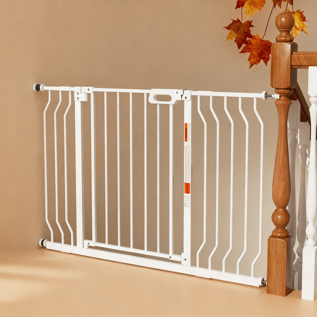 grownsy-metal-baby-and-dog-gate-1