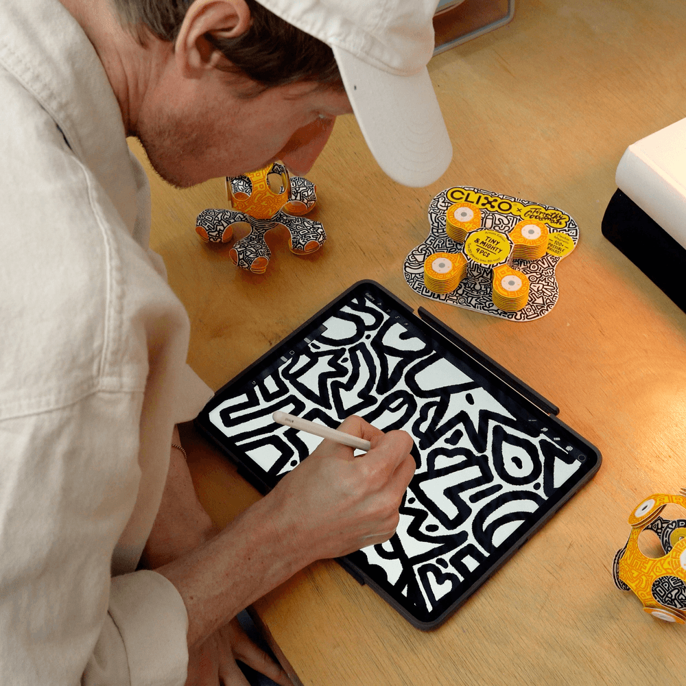 clixo-tiny-mighty-artist-edition-timothy-goodman-9pcs-3