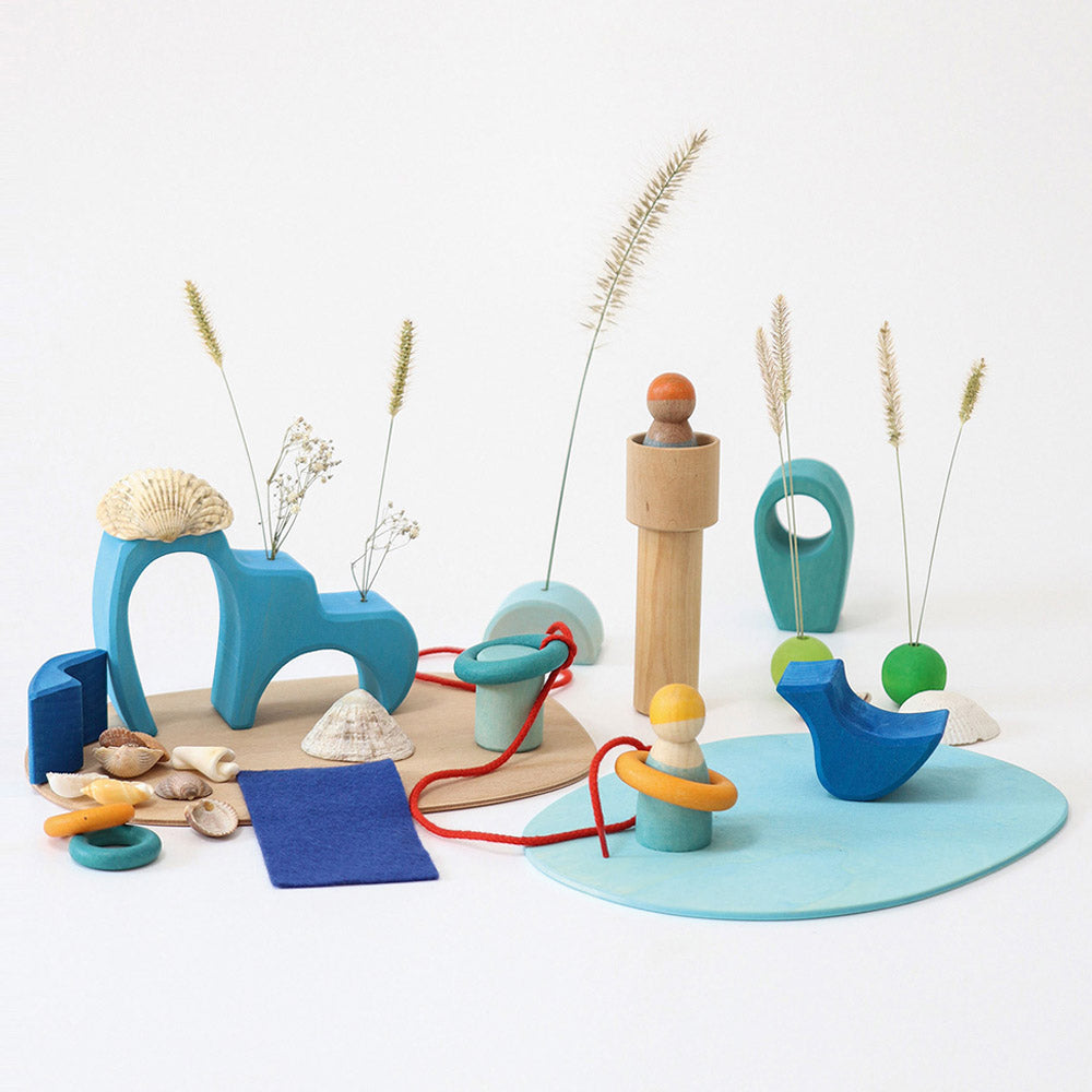 grimm-s-small-world-play-in-the-water-12