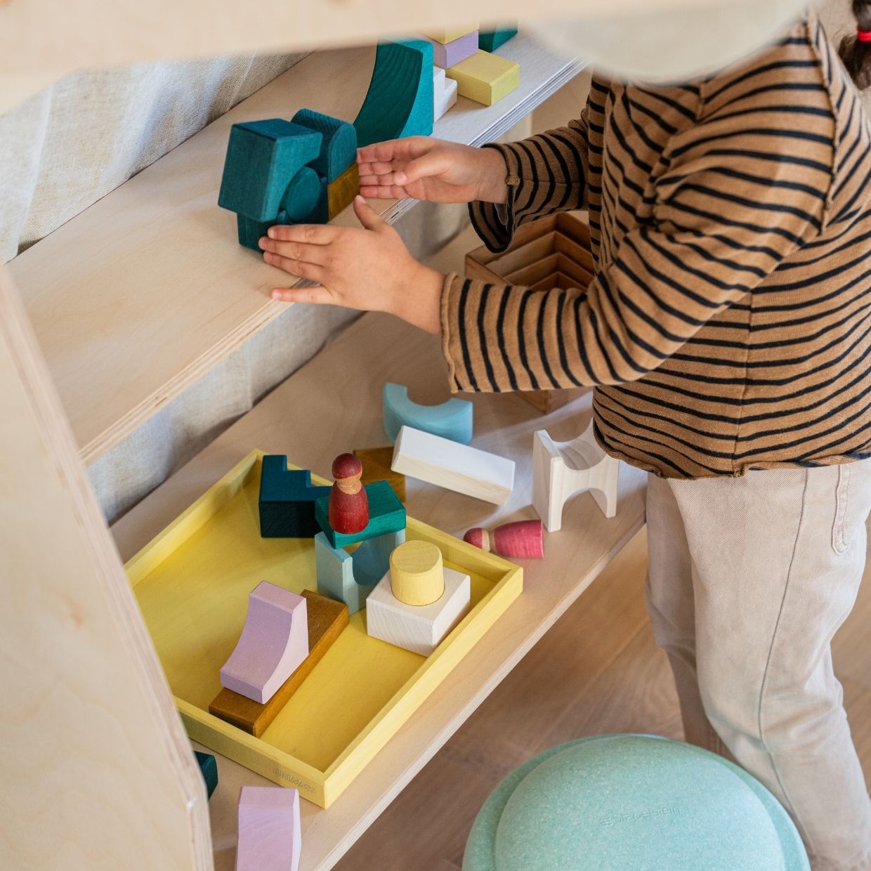 grimm-s-small-building-set-movement-4
