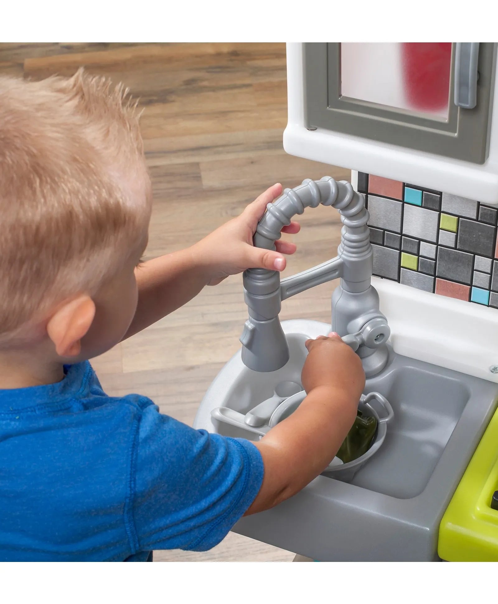 Step2 Contemporary Chef Kitchen - Laadlee