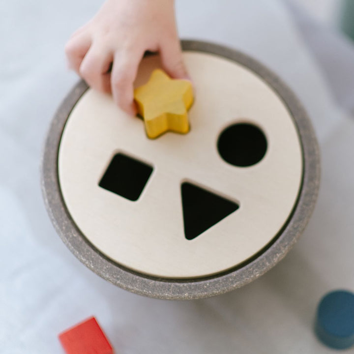 plantoys-shape-sorting-bowl-3