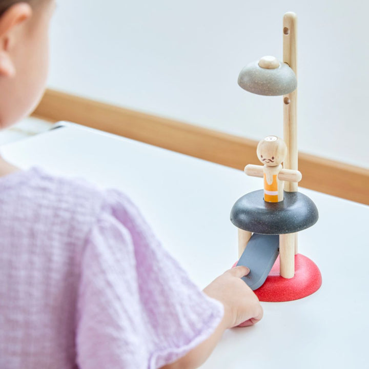 plantoys-mini-jumping-acrobat-8