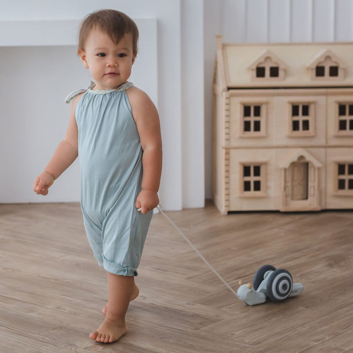 plantoys-pull-along-snail-3