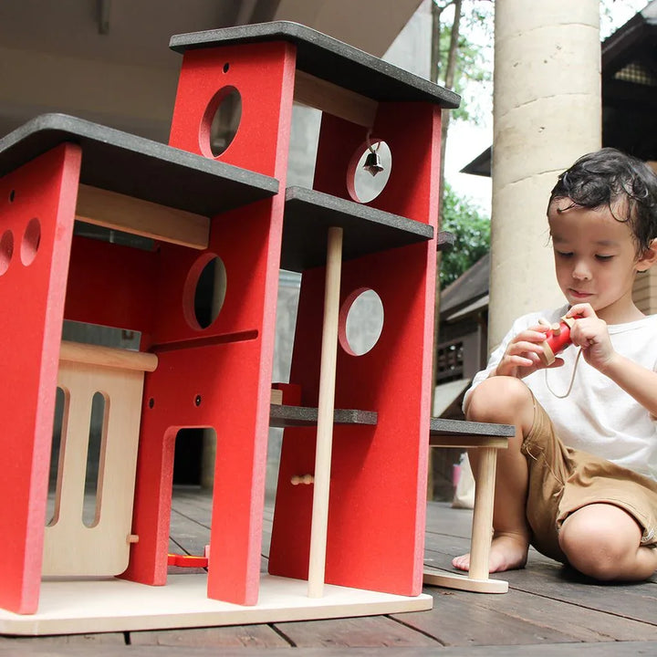 plantoys-fire-station-5