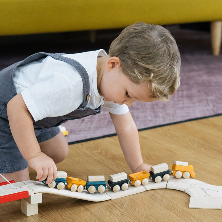 plantoys-cargo-train-3