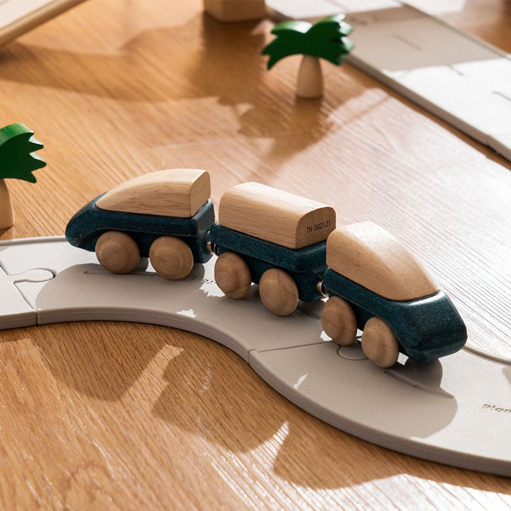 plantoys-hybrid-train-4