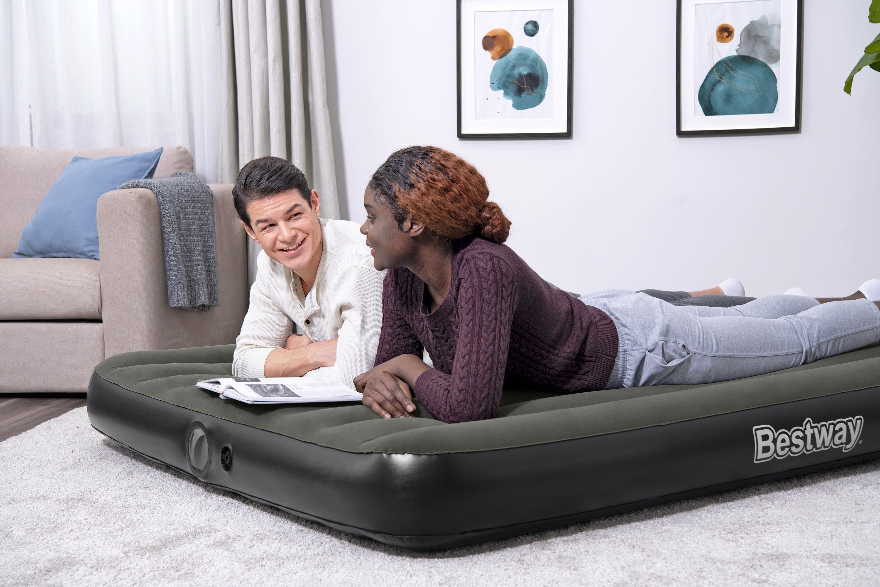 bestway-airbed-queen-buiit-in-ac-pump-203-x-152-x-25cm-13
