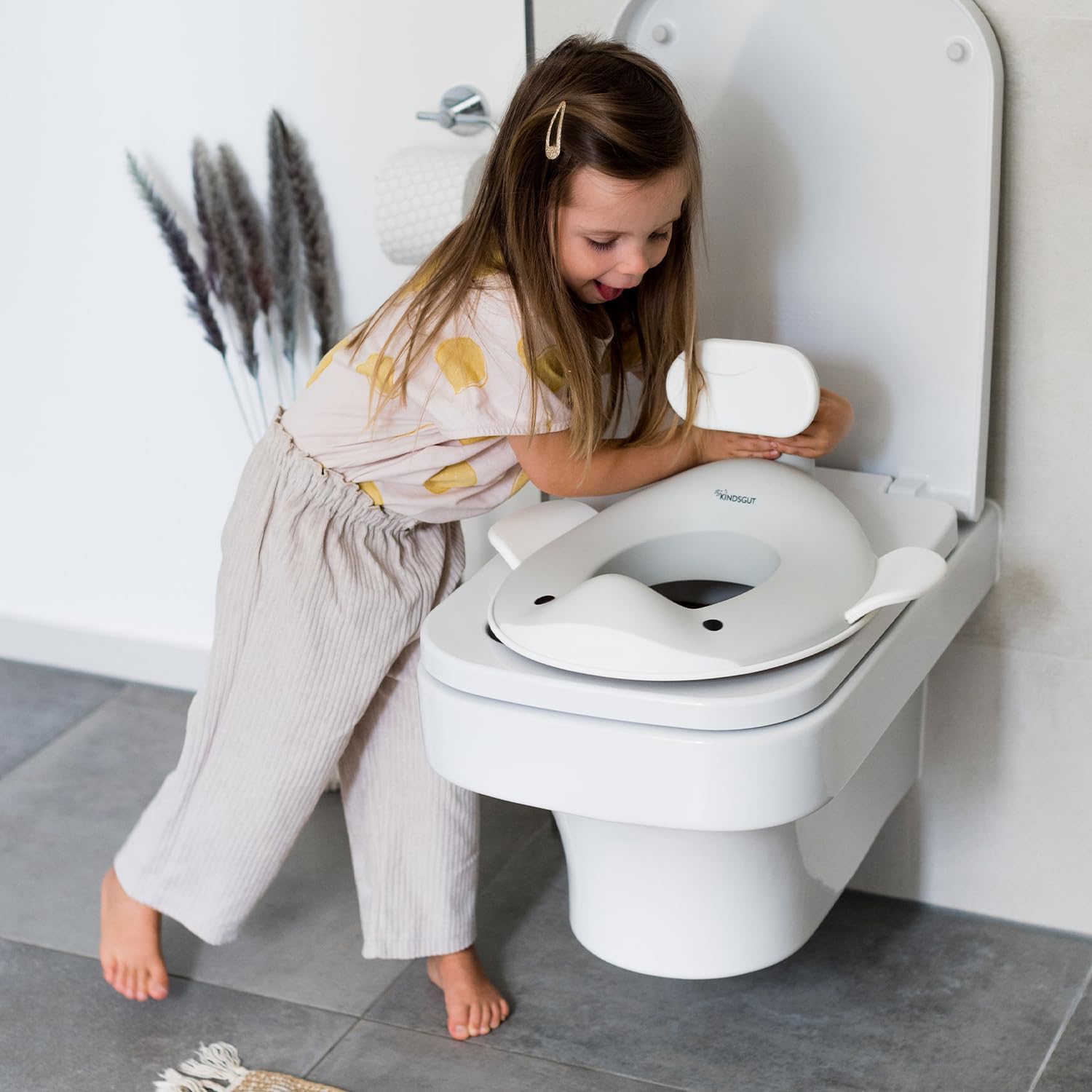kindsgut-whale-toilet-trainer-seat-light-grey-6
