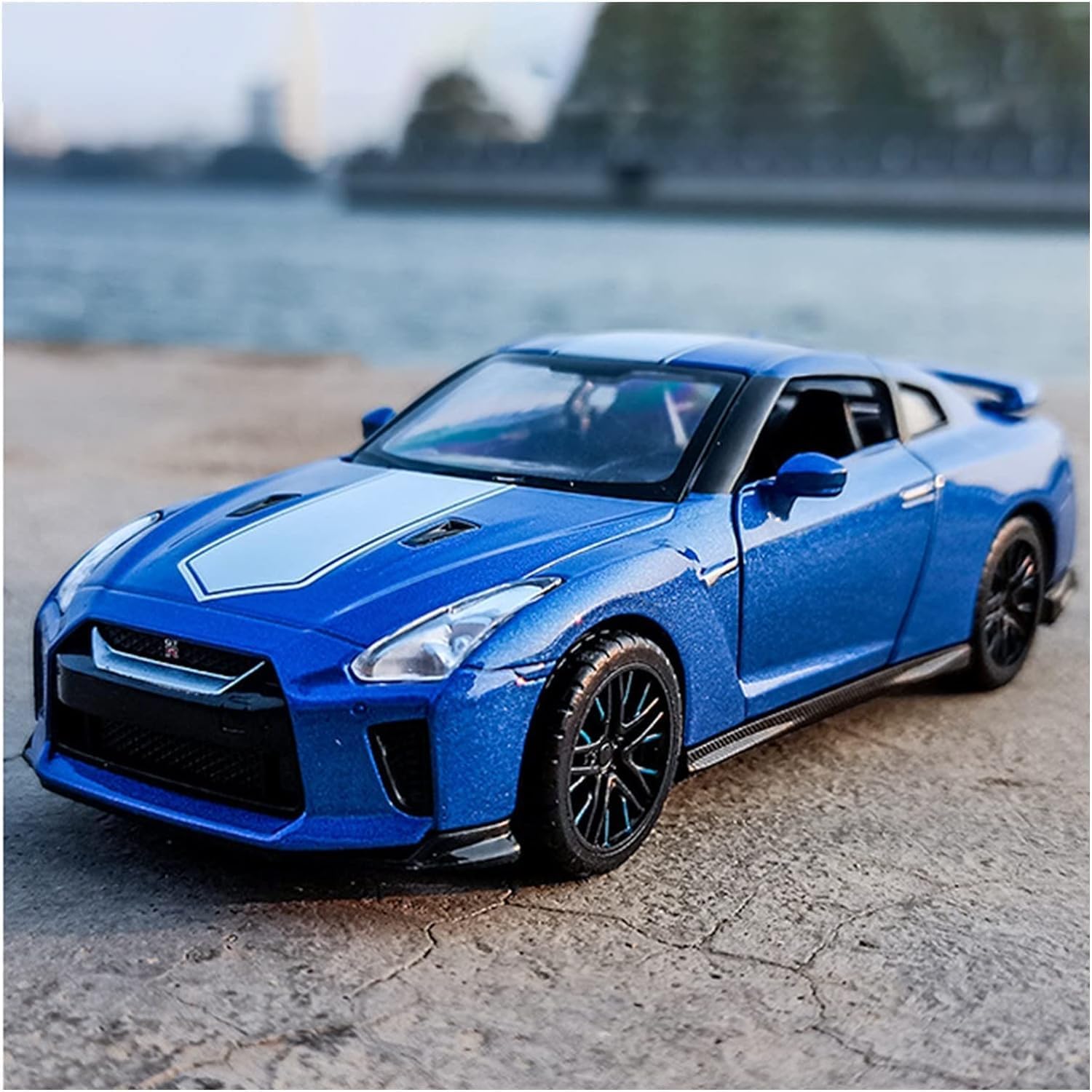 MSZ Nissan GT-R (R35) Car 1:32 Die-Cast Replica - Blue - Laadlee