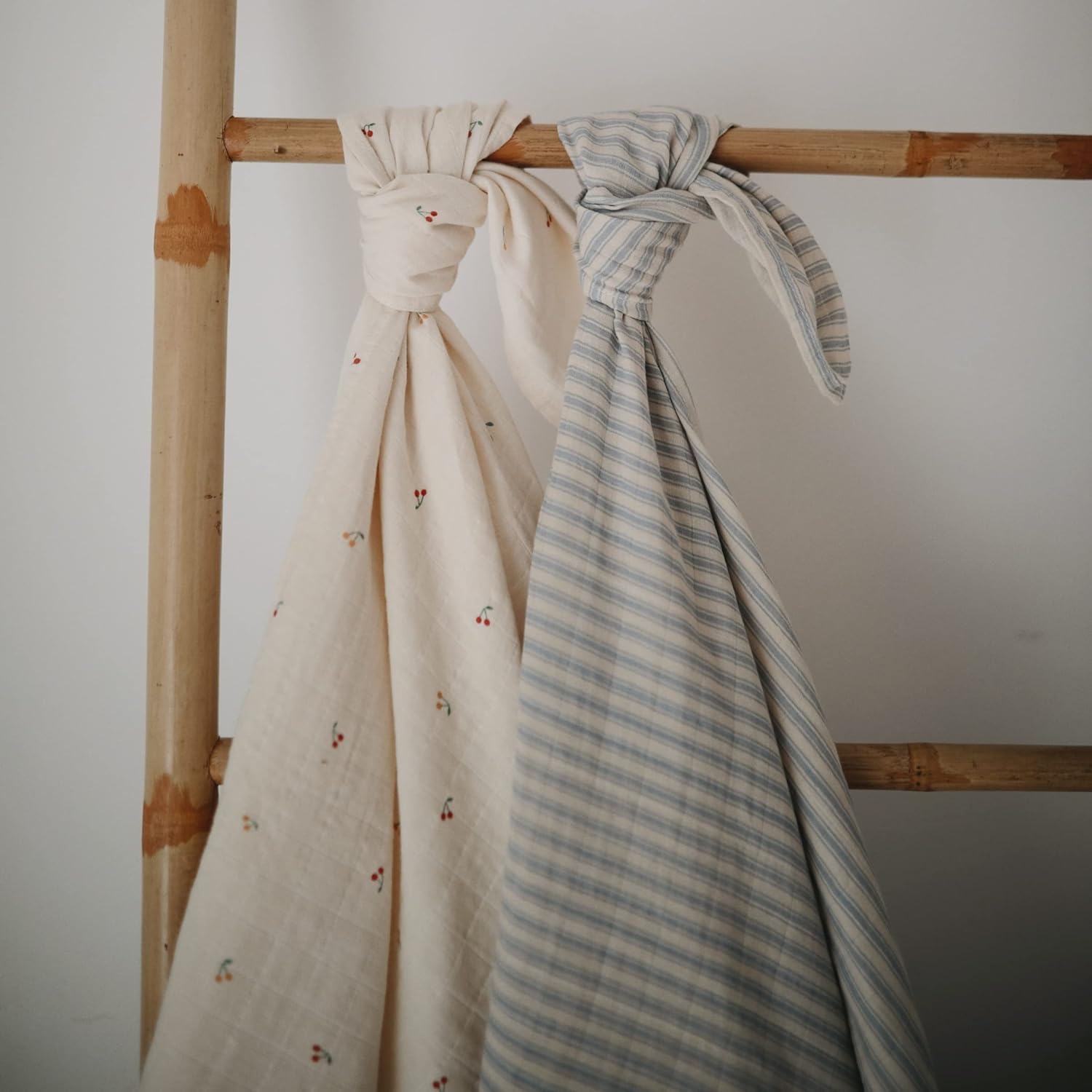 Mushie Swaddle - Sage Stripe - Laadlee