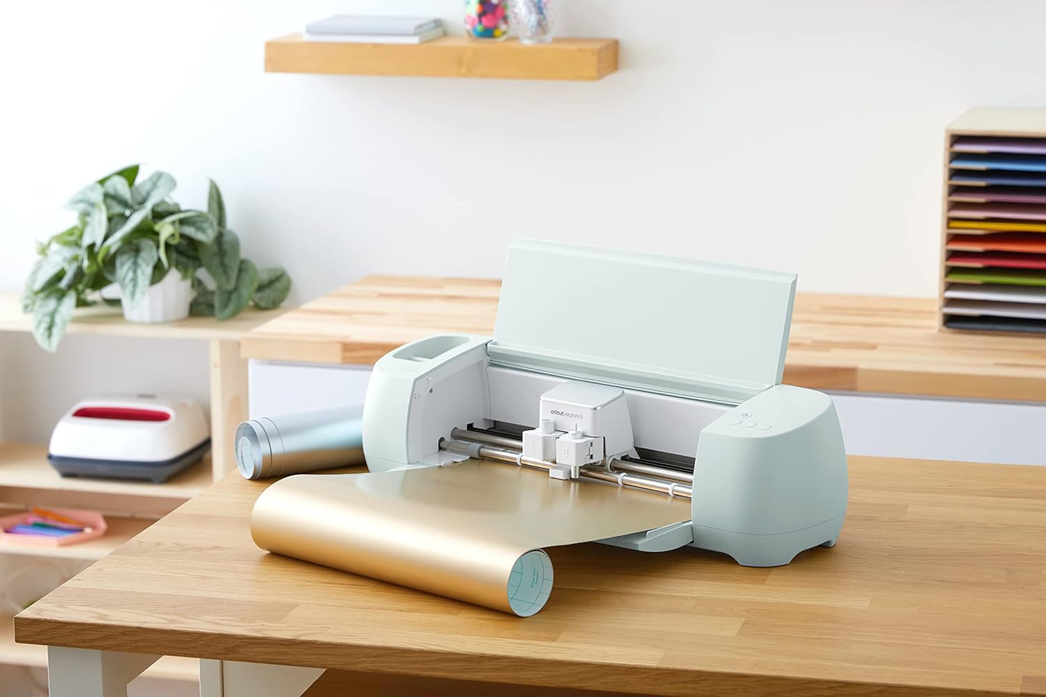 cricut-smart-vinyl-permanent-33cm-x-366cm-mat-champagne-1
