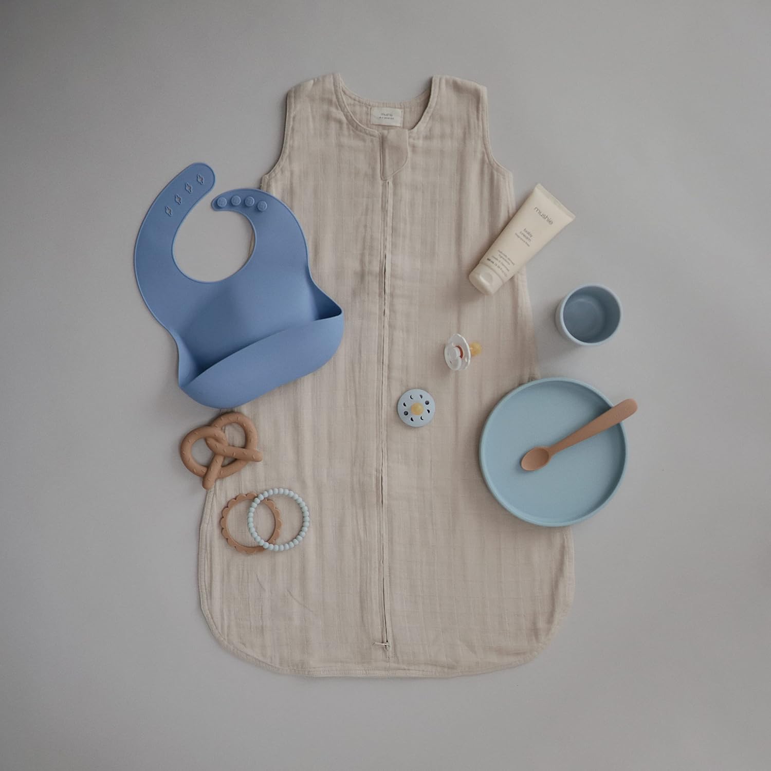 Mushie Classic Silicone Suction Plate Powder Blue - Laadlee