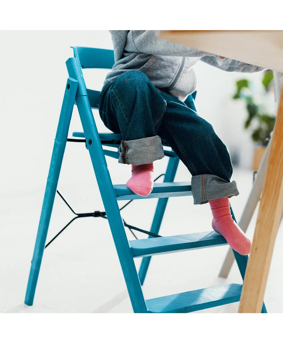 kaos-klapp-highchair-recycled-swedish-blue-4