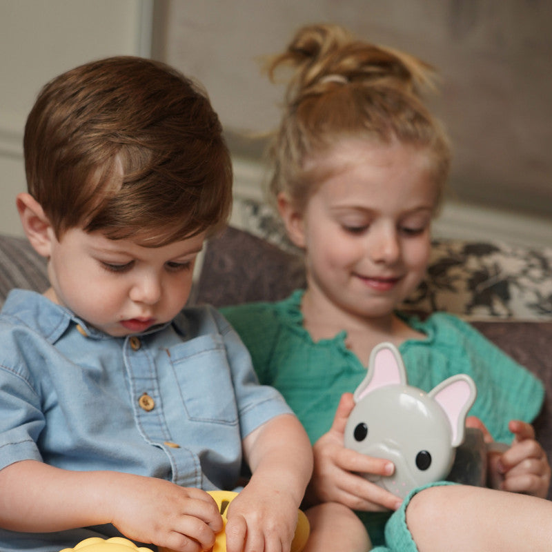 Melii Snack Container With Finger Trap - Bulldog - Laadlee