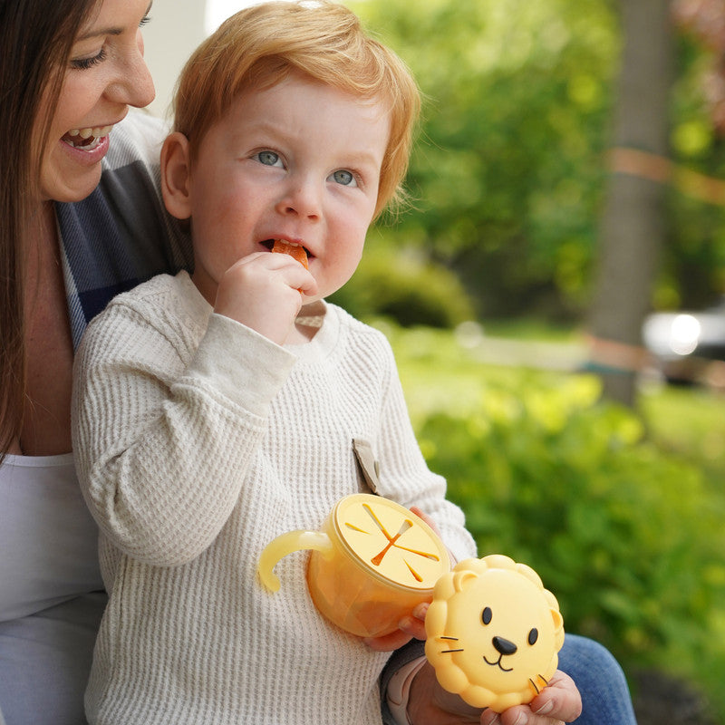 Melii Snack Container With Finger Trap - Lion - Laadlee
