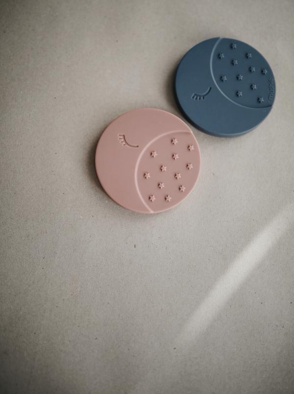 Mushie Teether Moon Cloudy Mauve - Laadlee
