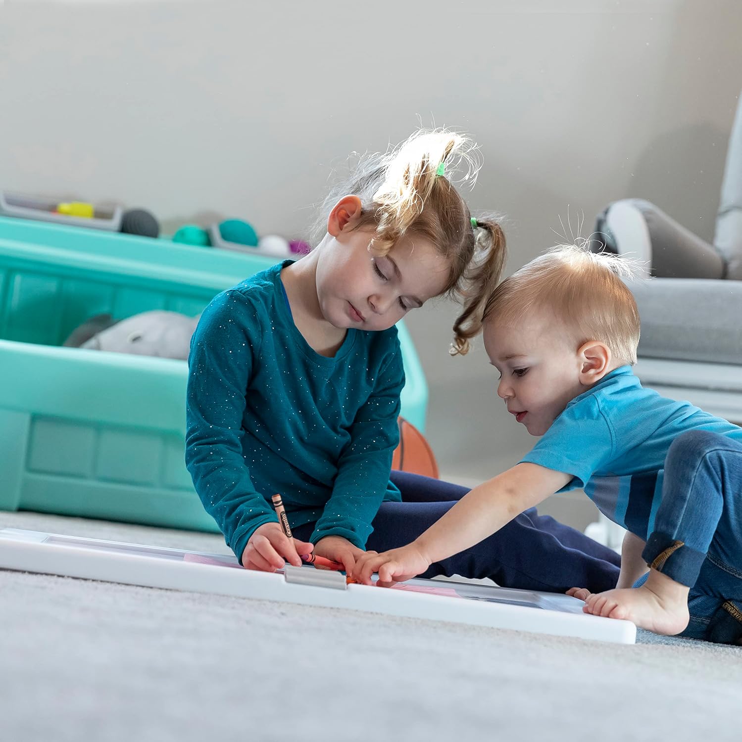 Step2 2-In-1 Toy Box & Art Lid - Mint Blue - Laadlee