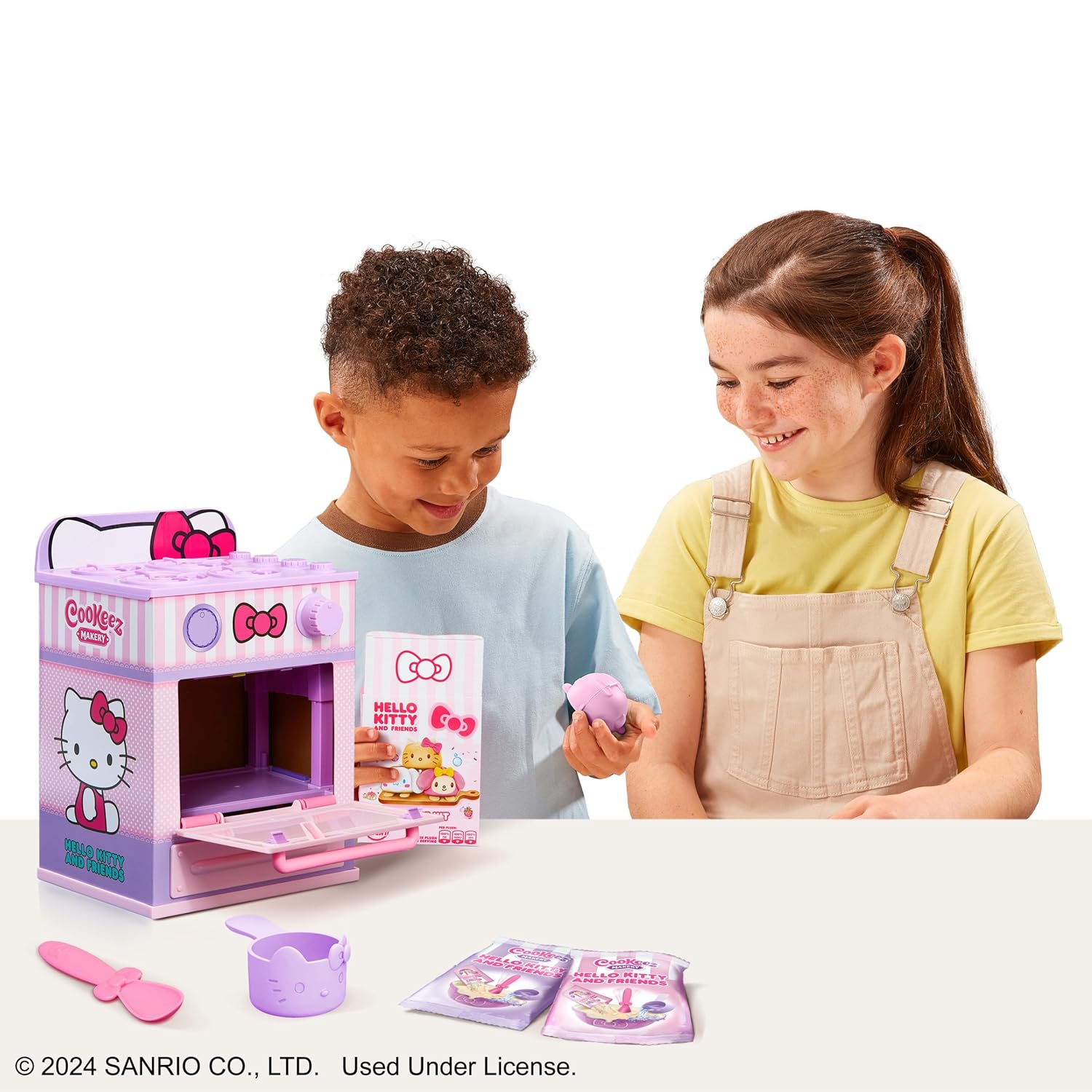 cookeez-makery-battery-operated-hello-kitty-oven-treatz-5