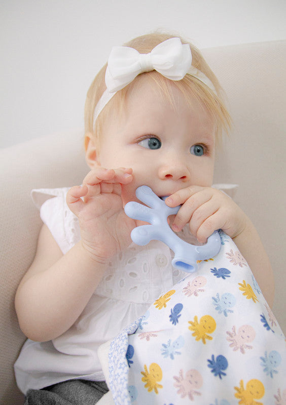 Babyjem Relaxing Cloth with Pathwork Teether - Blue - Laadlee