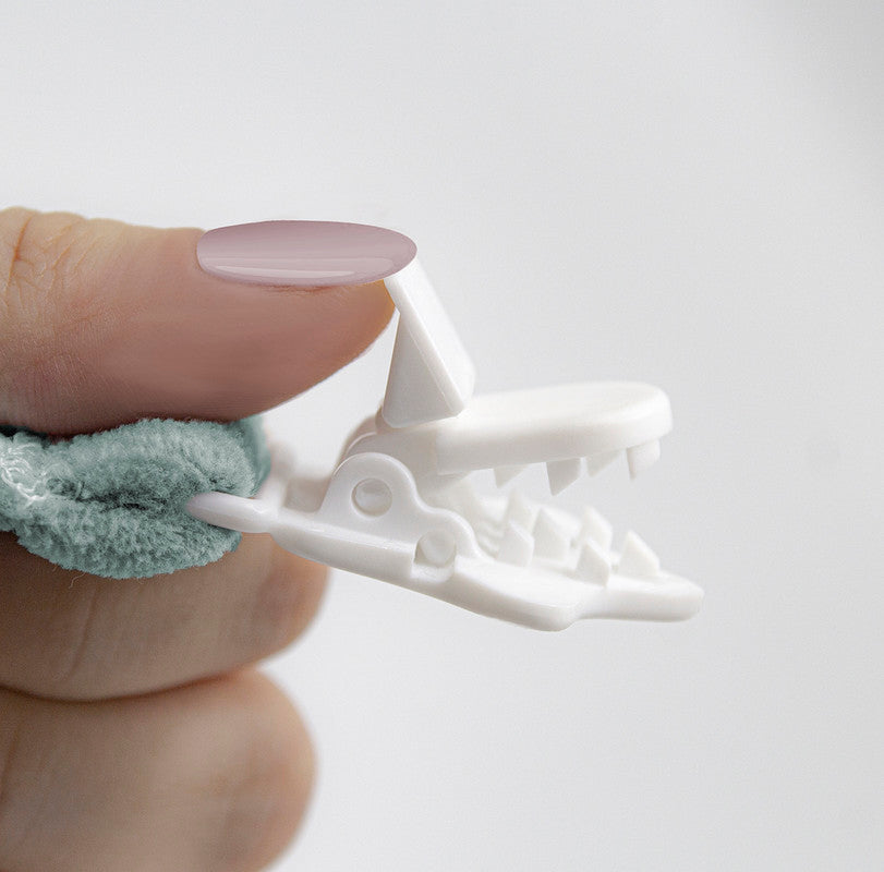 Babyjem Pacifier Drop Holder - Green - Laadlee