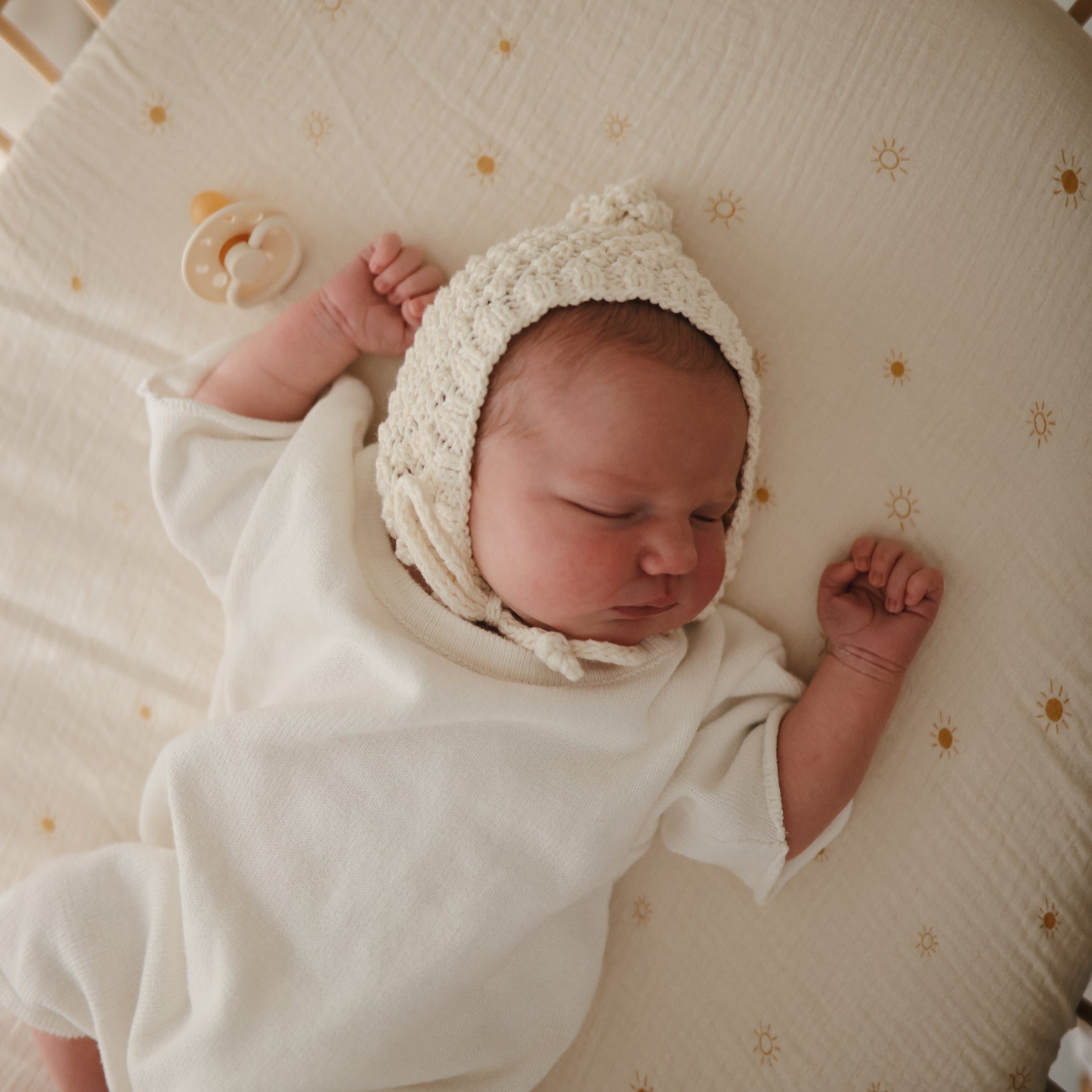 Mushie Crib Sheet Medium Sun - Laadlee