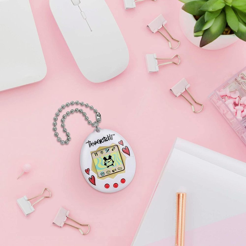 bandai-tamagotchi-battery-operated-original-heart-5
