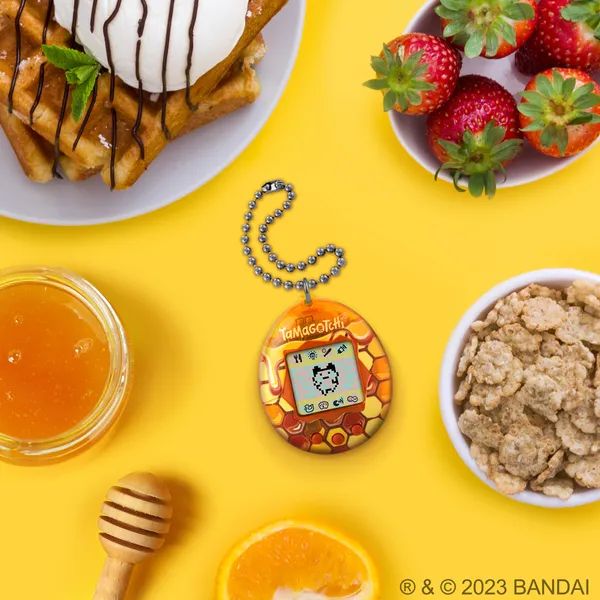 bandai-tamagotchi-battery-operated-original-honey-5