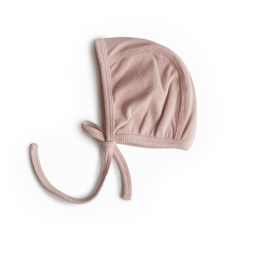 Mushie Ribbed Baby Bonnet Blush - Laadlee