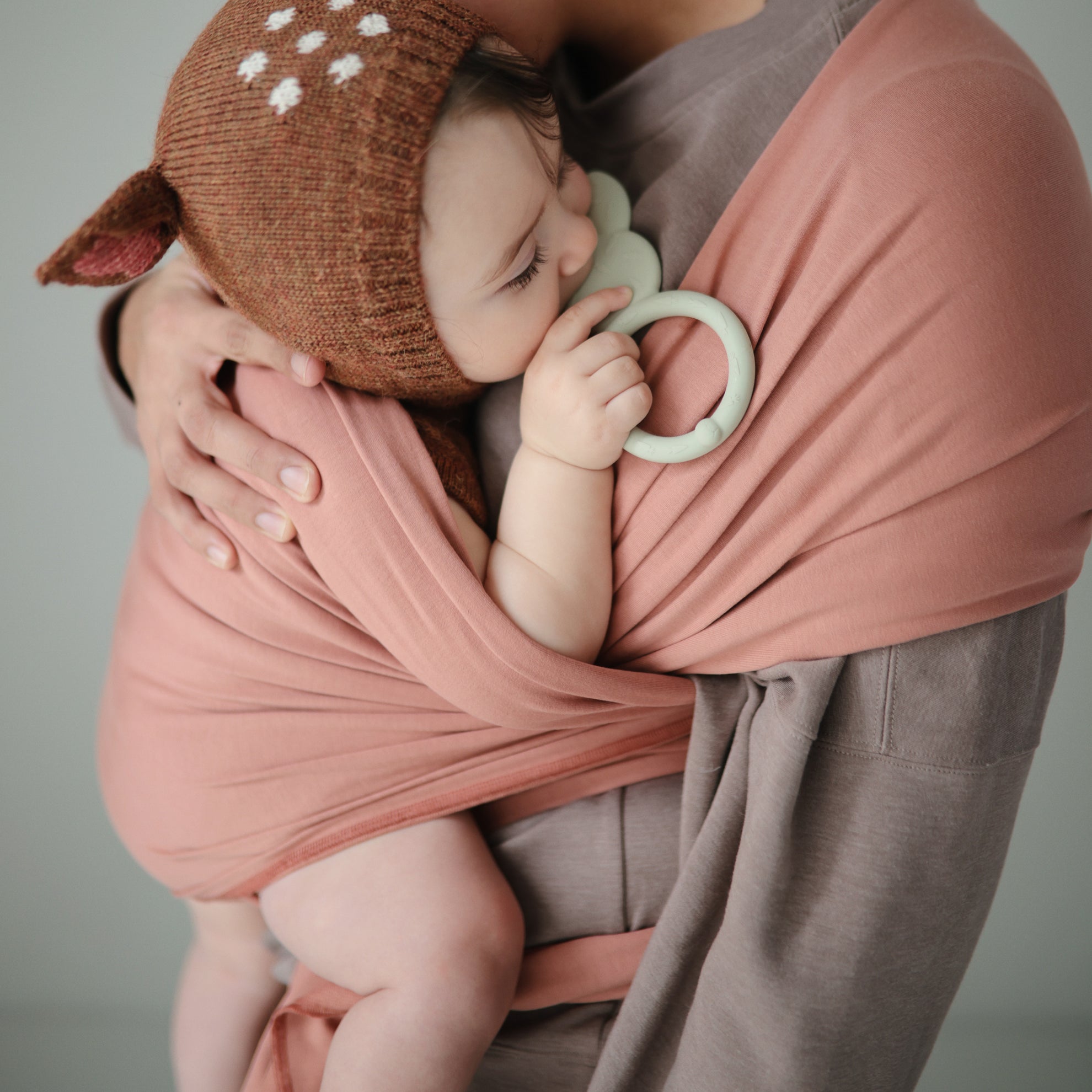 Mushie Baby Carrier Wrap Cedar - Laadlee