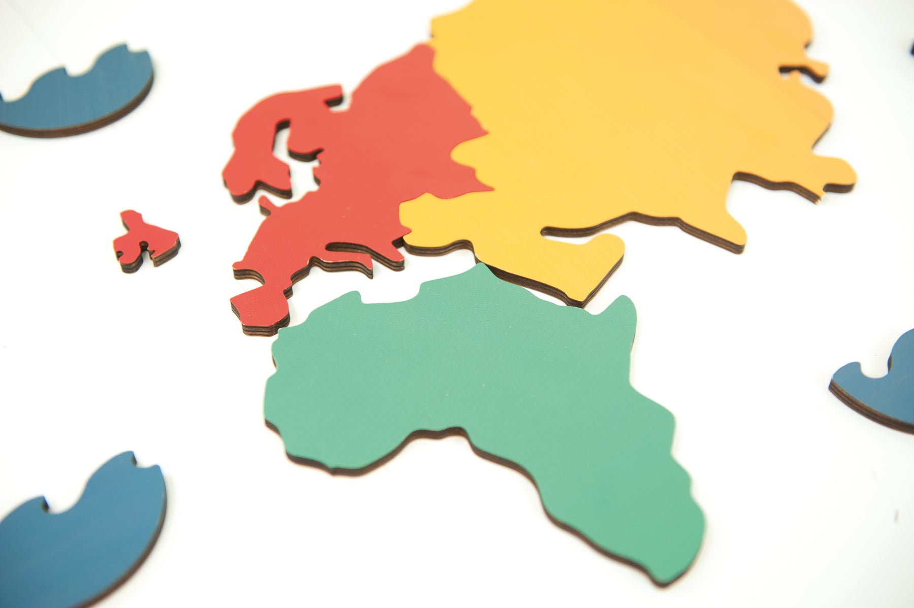 andreu-toys-continents-map-puzzle-3