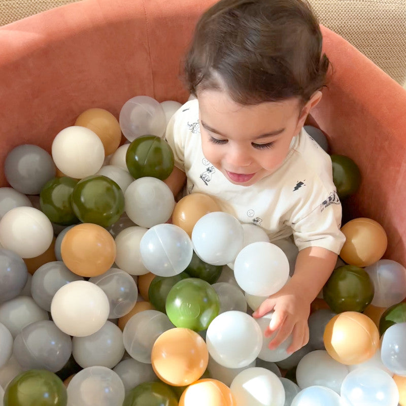 Ezzro Round Ball Pit Velvet Marsala With 200 Balls - White, Light Grey, Black - Laadlee