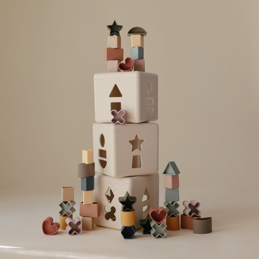 Mushie Shape Sorting Box - Laadlee