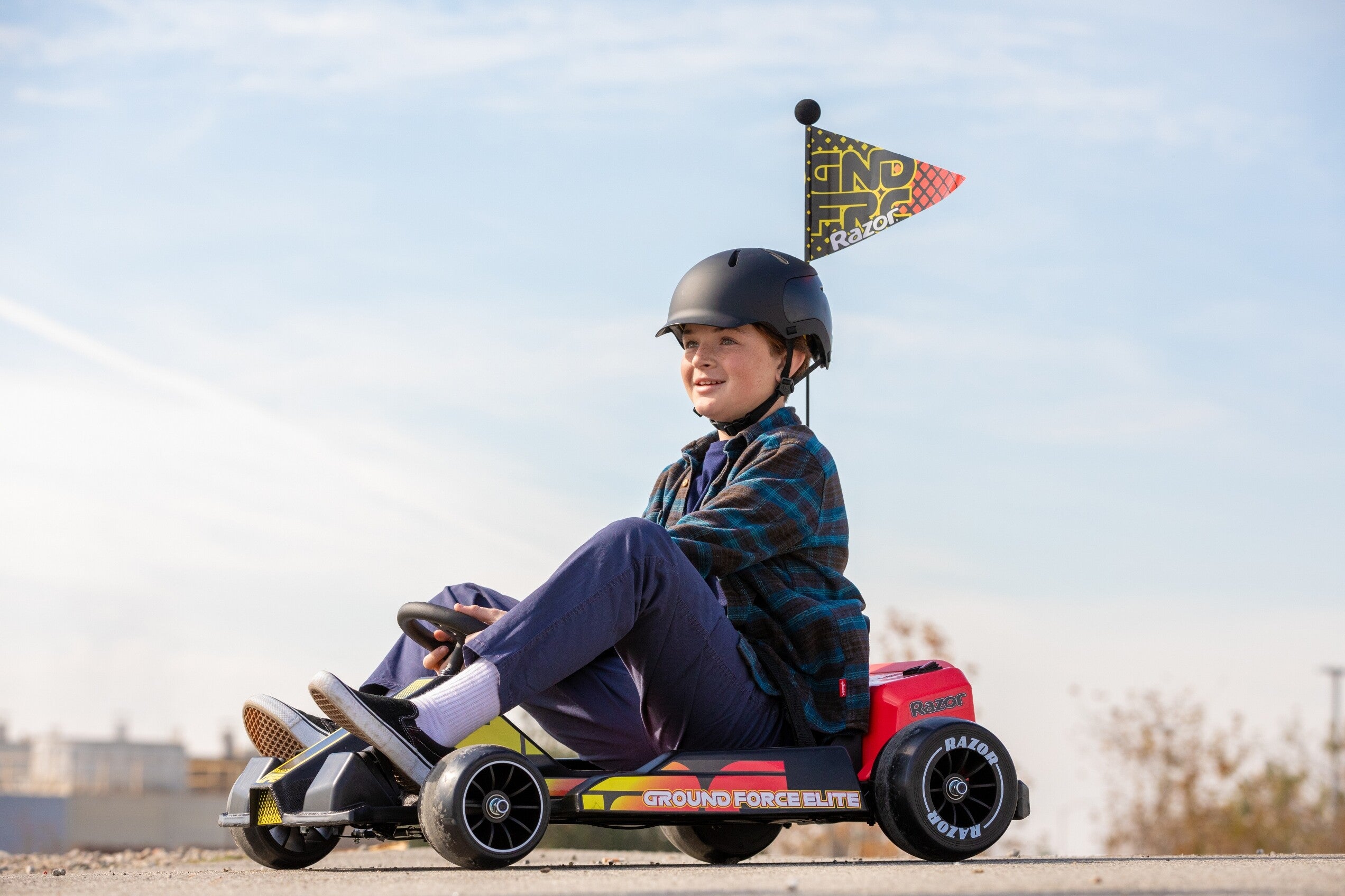 razor-ground-force-elite-go-cart-22-5kmh-black-red-9