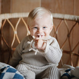 mushie-no-drop-sensory-teether-shifting-sand-4