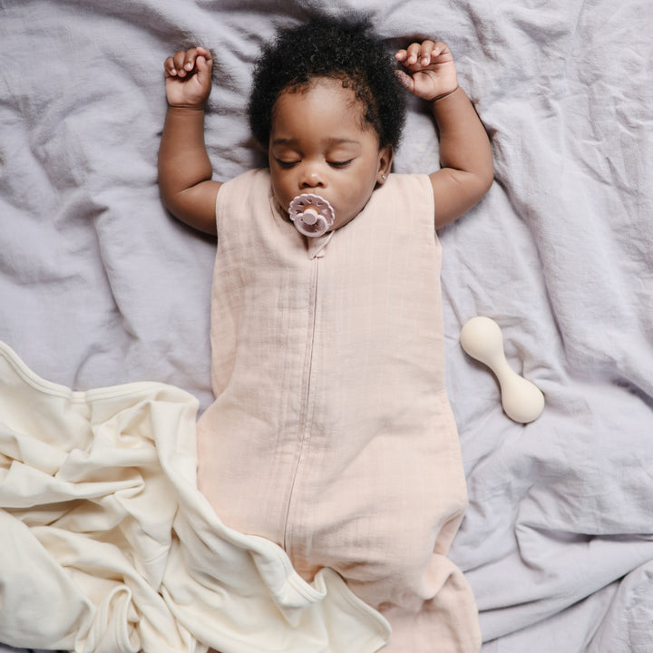 mushie-muslin-sleep-bag-blush-5