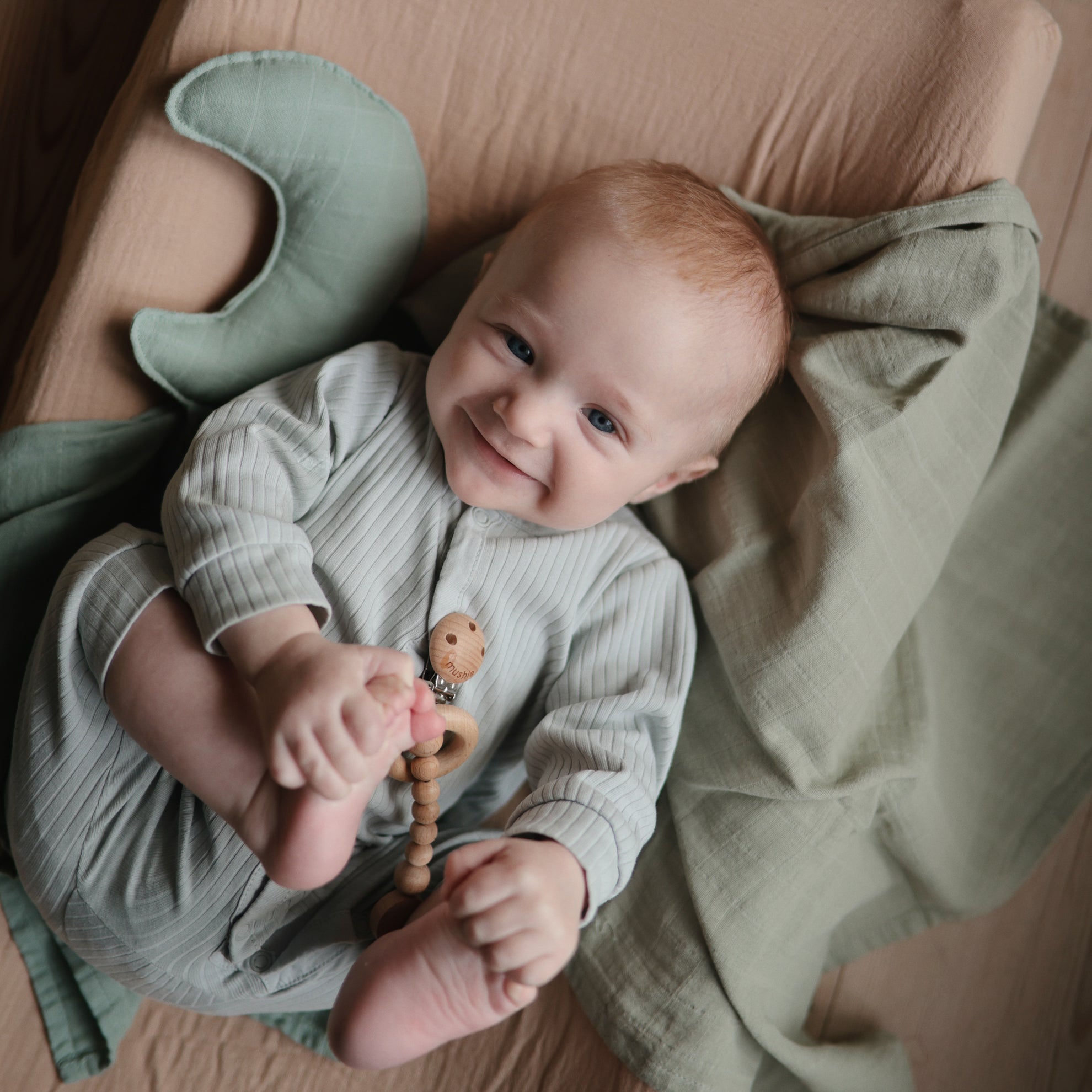 Mushie Lovey Blanket Moon Roman Green - Laadlee