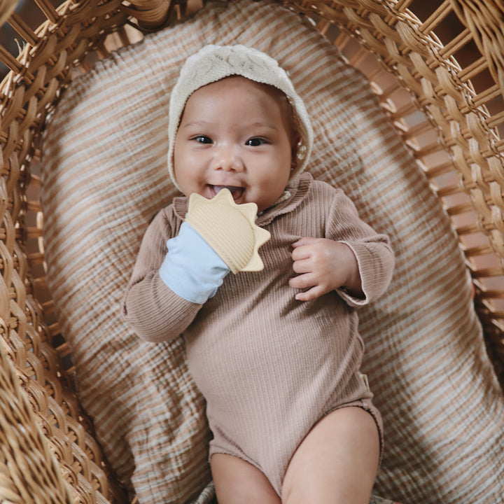 mushie-sun-teething-mitten-6