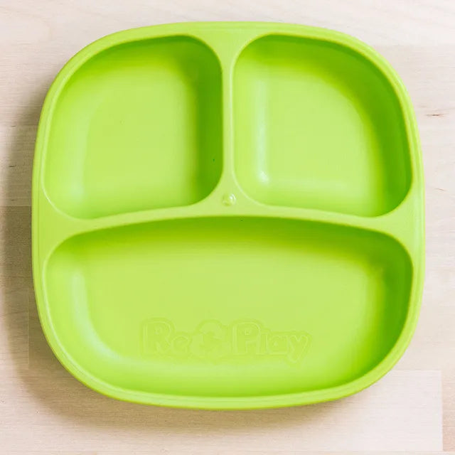 re-play-packaged-divided-plates-pack-of-3-4